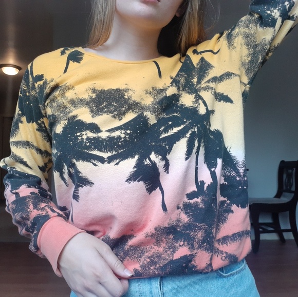 OMBRE CREWNECK - Picture 2 of 2